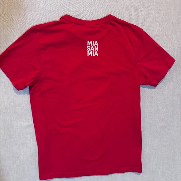 FC Bayern Munich Red Soccer T-Shirt Men’s Large – Official Fan Gear 5-Star Logo - Picture 3 of 6